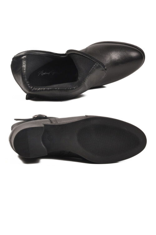 Siyah Hakiki Deri Fermuarlı İçi Polarlı Kadın Bot 24113-1 Z