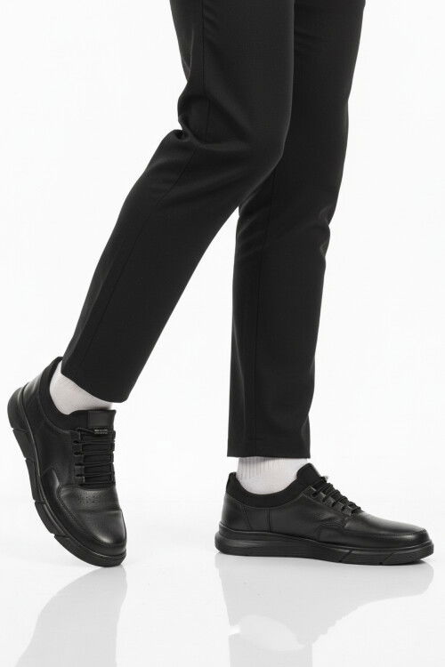 Black Genuine Leather Rubber Laced Mens Casual Shoes 137 M