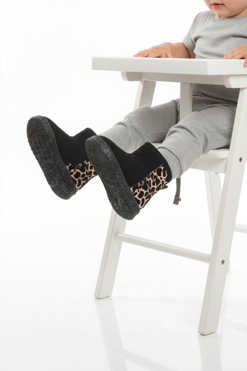 Siyah Leopar İçi Kürklü Fermuarlı Bebek Bot 1212 B