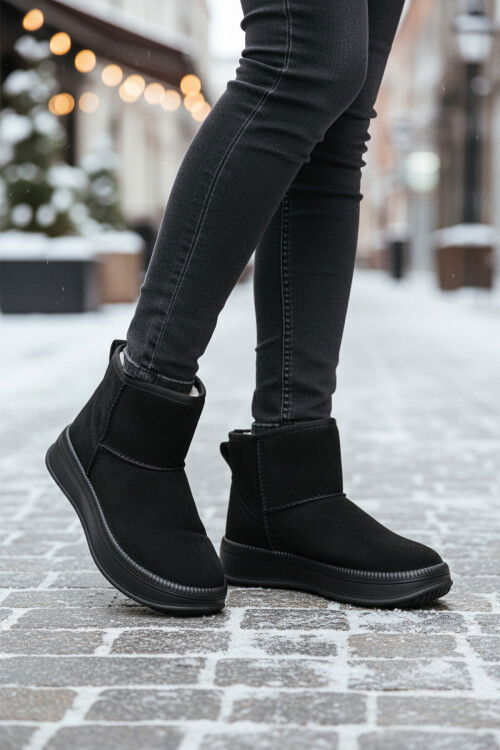 Siyah Nubuk Kürklü Soğuğa Dirençli Kaymaz Kadın Bot 25001 Z