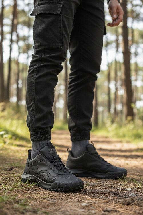 Siyah Bağcıklı Kaymaz Taban Erkek Spor Ayakkabı Mosk 2049 M