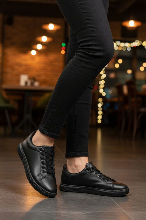 Siyah Bağcıklı Hafif Cilt Erkek Sneaker Mota 600 M