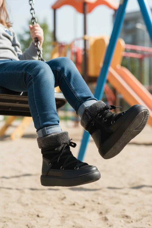 Siyah İçi Polarlı Kaymaz Kız Çocuk Bot Selis F