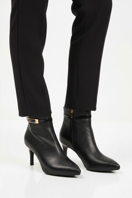 Siyah İçi Polarlı İnce Topuklu Fermuarlı Kadın Bot 2611 Z