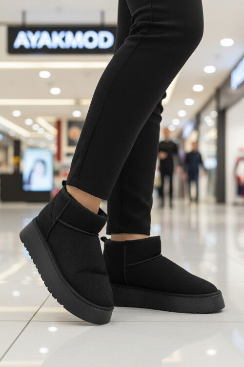 Siyah İçi Kürklü Soğuğa Dirençli Kadın Bot U-400 Z