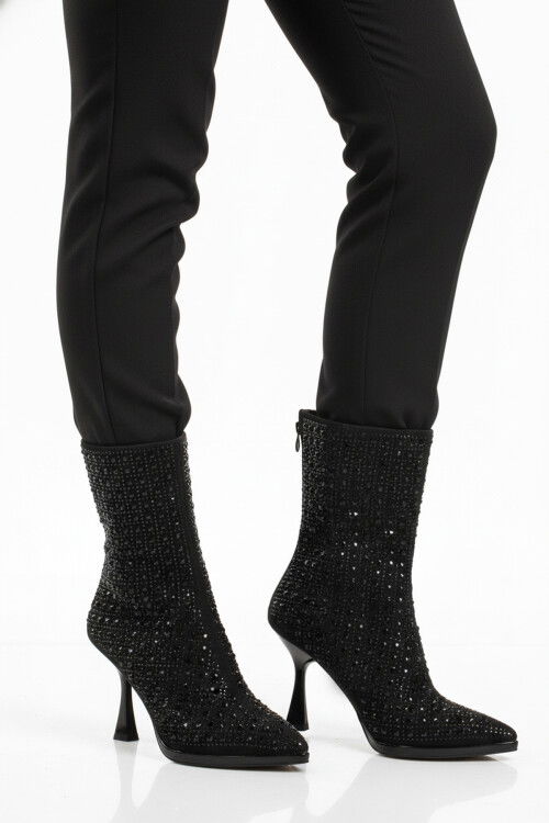 Siyah Taş İşlemeli İnce Topuklu İçi Kürklü Kadın Çizme 671131 Z