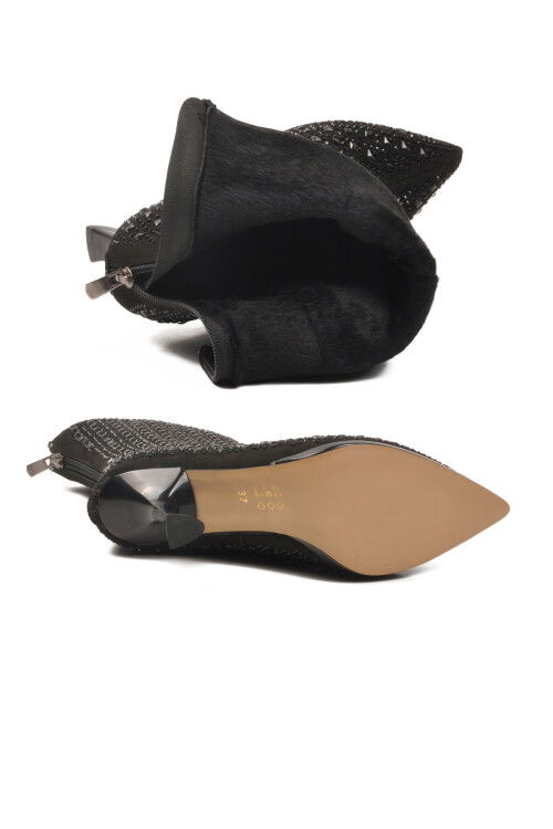 Siyah Taş İşlemeli İnce Topuklu İçi Kürklü Kadın Çizme 671131 Z