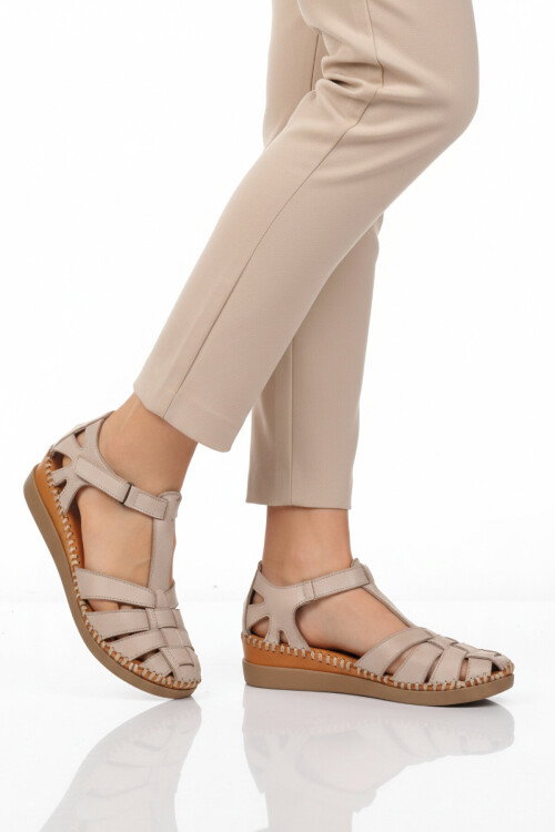 Bej Cırtlı Hafif Kadın Günlük Sandalet PC-54522 Z