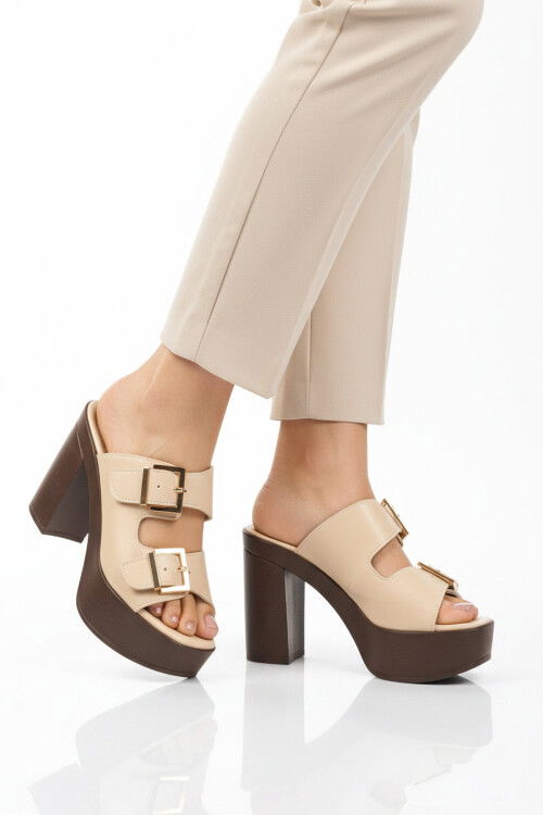 Bej Çift Bantlı Kadın Topuklu Terlik 322221 Z