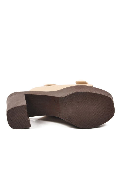 Bej Çift Bantlı Kadın Topuklu Terlik 322221 Z