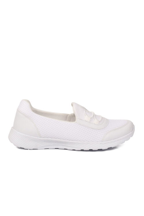Beyaz Fileli Hafif Esnek Kolay Giyilebilir Kadın Casual Ayakkabı 575 G
