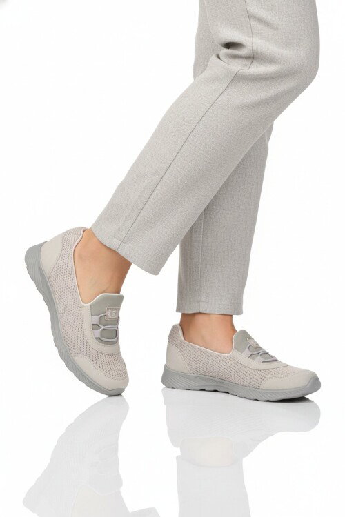 Buz Fileli Hafif Esnek Kolay Giyilebilir Kadın Casual Ayakkabı 575 G