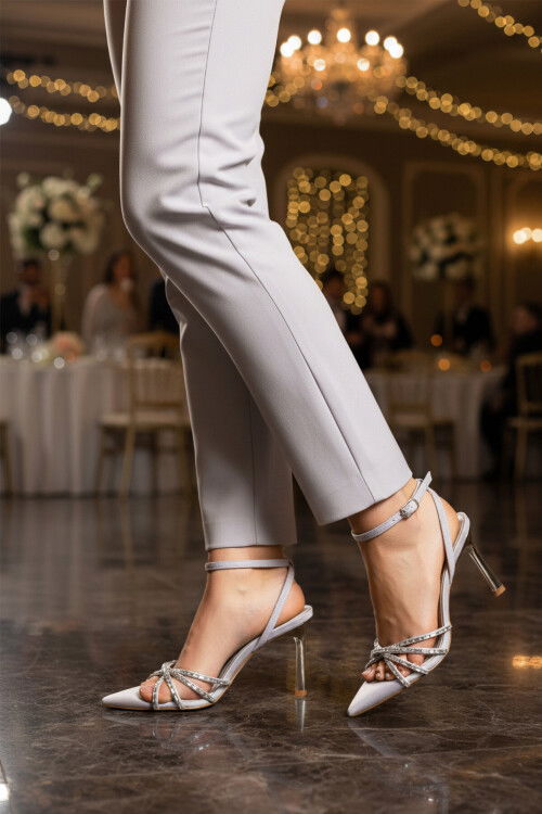 Gümüş Kadın İnce Topuklu Özel Gün Davet Abiye Ayakkabı 681137 Z