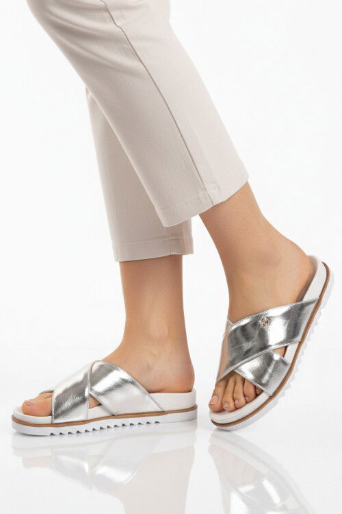 Gümüş Çapraz Bantlı Hafif Kadın Günlük Terlik PC-54601 Z