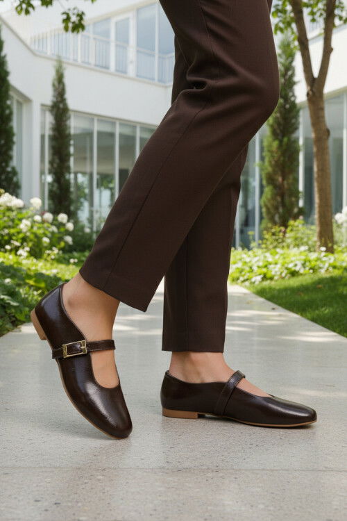 Kahve Hafif Kemerli Kadın Babet Ayakkabı 666160 Z