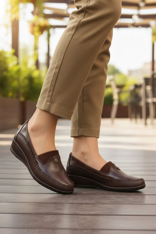 Kahve Kadın Dolgu Topuklu Ayakkabı PC-54947 Z