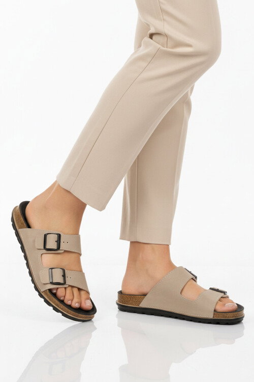 Krem Hafif Çift Bantlı Kadın Günlük Terlik PC-7428 Z