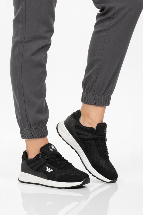 Siyah Beyaz Fileli Hafif Bağcıklı Unisex Spor Ayakkabı 7001 Omina G