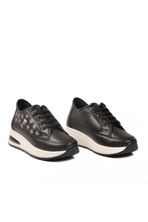 Siyah Beyaz Hafif Bağcıklı Kadın Casual Ayakkabı PC-54779 Z