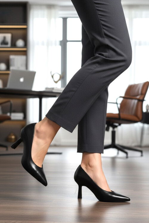 Siyah Kadın İnce Topuklu Ayakkabı 593052 Z