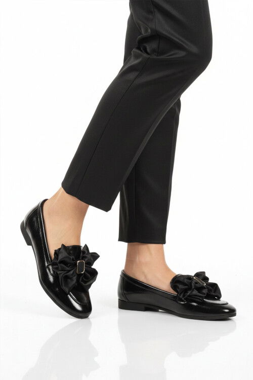 Siyah Hafif Fiyonk Kurdeleli Kadın Babet Ayakkabı 572485 Z