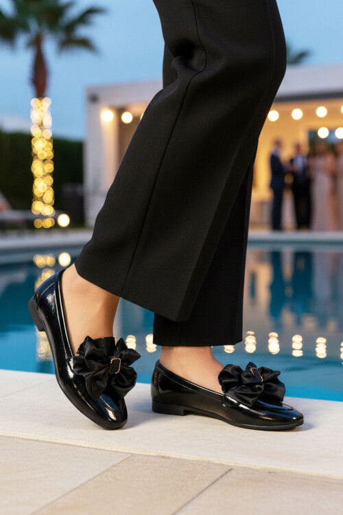 Siyah Hafif Fiyonk Kurdeleli Kadın Babet Ayakkabı 572485 Z