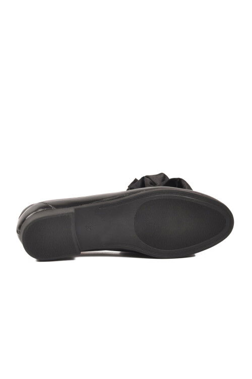 Siyah Hafif Fiyonk Kurdeleli Kadın Babet Ayakkabı 572485 Z