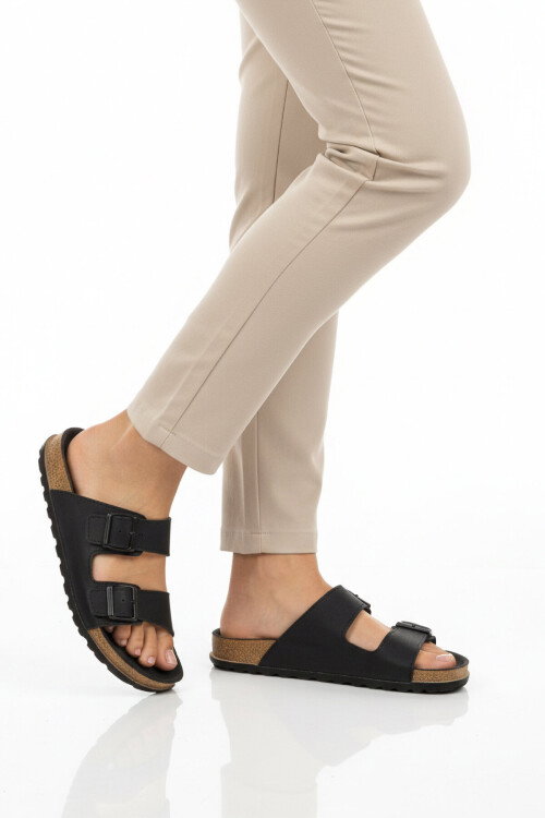 Siyah Hafif Çift Bantlı Kadın Günlük Terlik PC-7428 Z