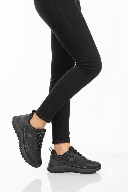Siyah Hafızalı Taban Hafif Bağcıklı Kadın Spor Ayakkabı PCI-11078 G