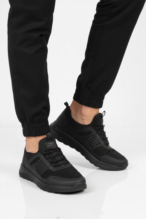 Siyah Fileli Hafif Esnek Lastik Bağcıklı Erkek Spor Ayakkabı Motano M