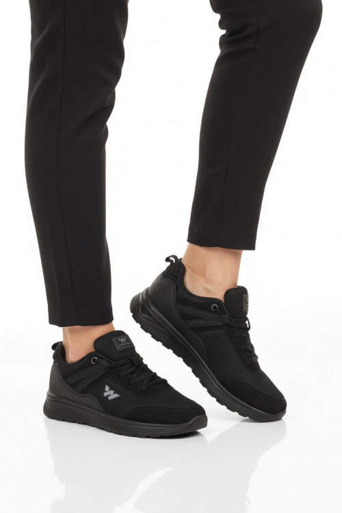 Siyah Fileli Hafif Bağcıklı Unisex Spor Ayakkabı 7001 Omina G