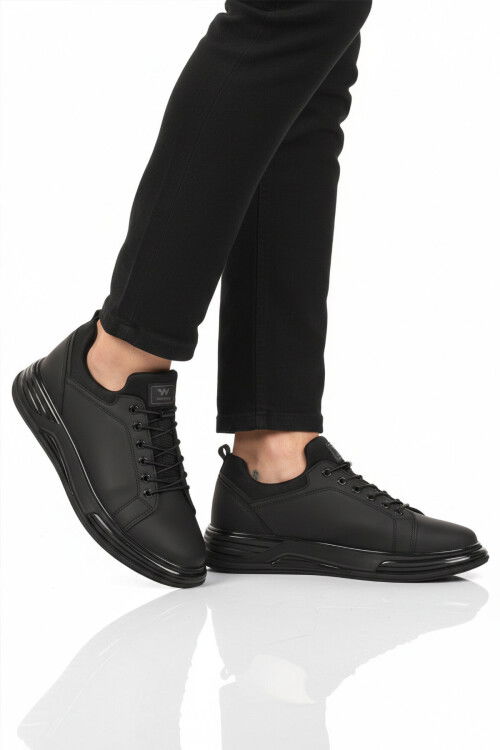 Siyah Lastik Bağcıklı Erkek Sneaker Balase M