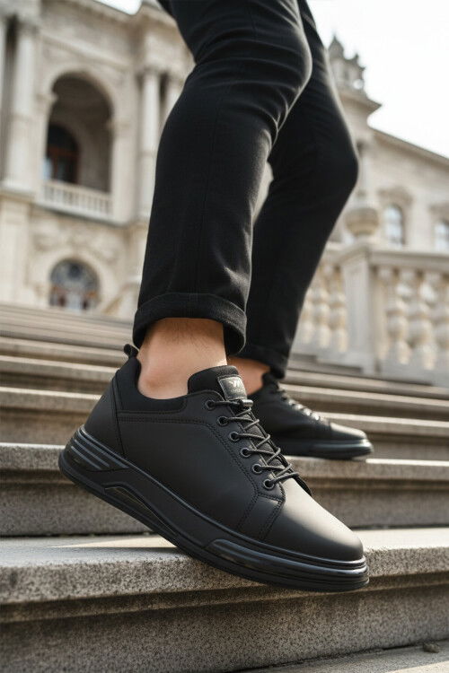 Siyah Lastik Bağcıklı Erkek Sneaker Balase M