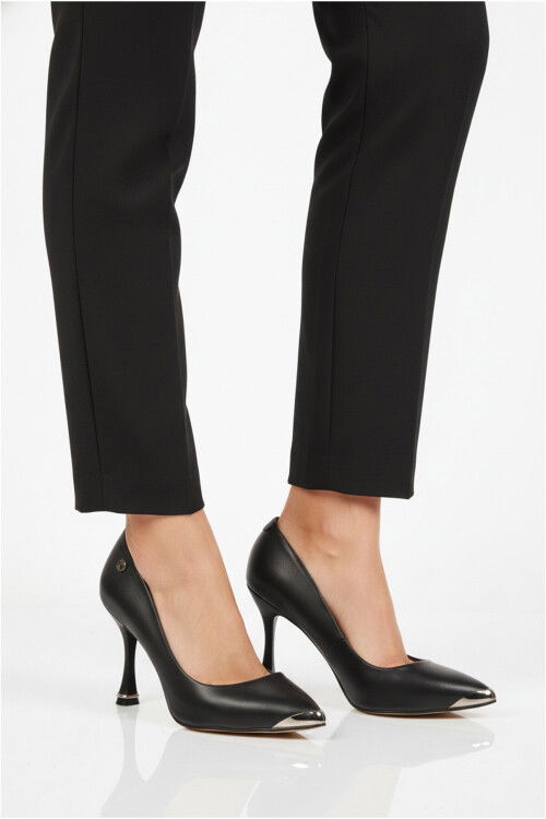 Siyah Kadın İnce Topuklu Ayakkabı PC-55118 Z