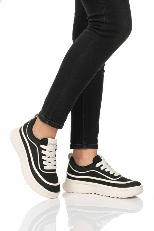 Siyah Bağcıklı Hafif Casual Ayakkabı 26Y373 G