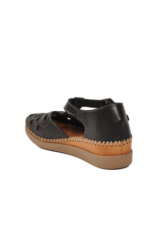 Siyah Cırtlı Hafif Kadın Günlük Sandalet PC-54518 Z