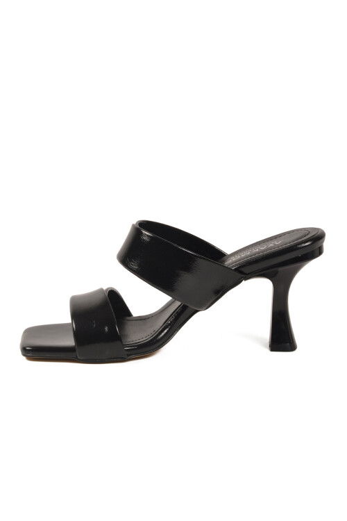 Siyah Çift Bantlı Kadın Topuklu Terlik 451158 Z