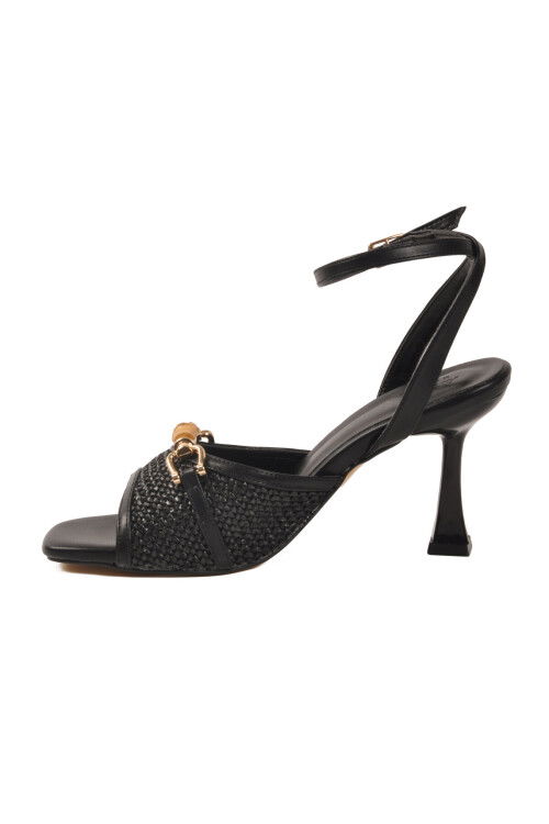 Siyah Bilekten Bantlı İnce Uzun Topuklu Kadın Sandalet 655584 Z