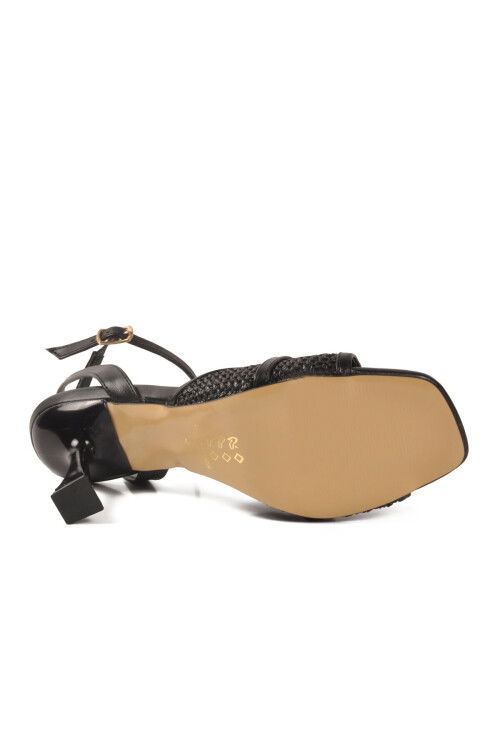 Siyah Bilekten Bantlı İnce Uzun Topuklu Kadın Sandalet 655584 Z