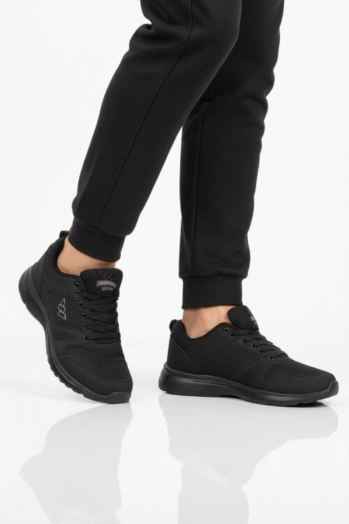 Siyah Fileli Hafif Esnek Büyük Numara Spor Ayakkabı 020 M