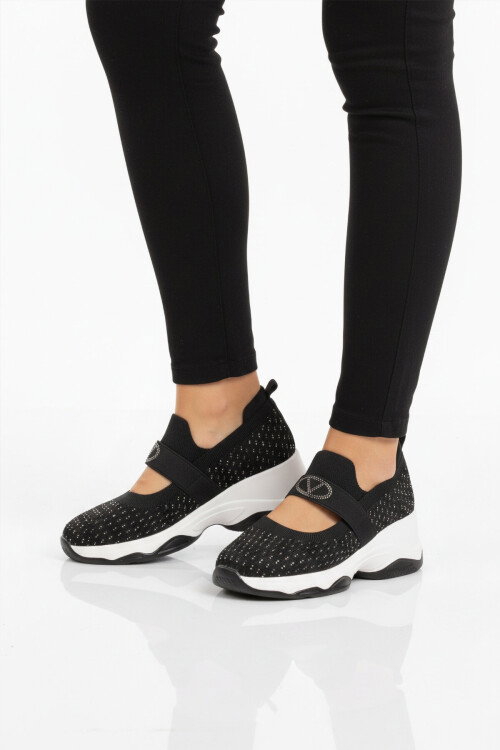 Siyah Anorak Bantlı Taş İşlemeli Kadın Casual Ayakkabı 26Y305 G