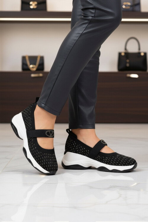Siyah Anorak Bantlı Taş İşlemeli Kadın Casual Ayakkabı 26Y305 G