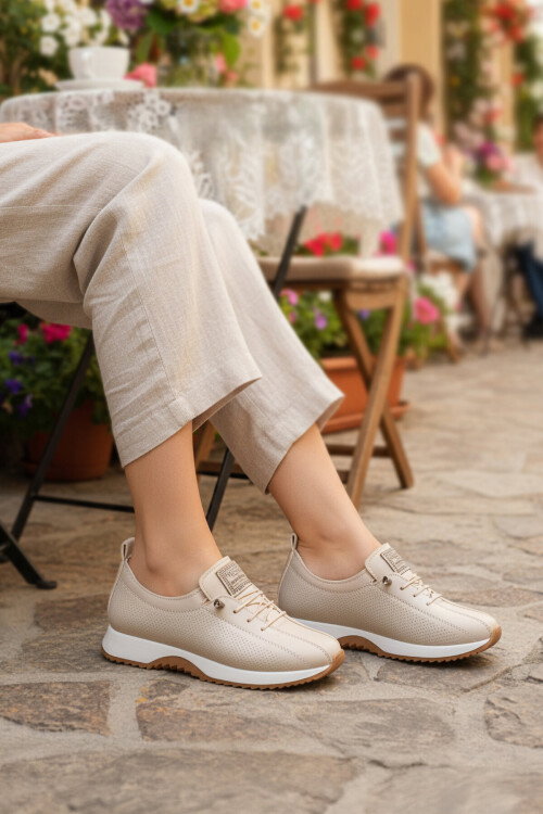 Bej Lastik Bağcıklı Hafif Kadın Casual Ayakkabı 063 Z