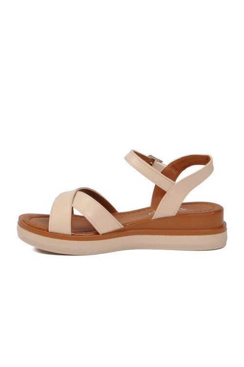 Bej Hafif Yumuşak Tabanlı Kadın Sandalet 335332 Z