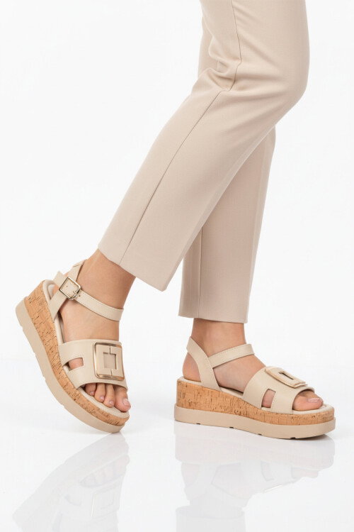Kadın Bej Hafif Topuklu Sandalet 35181 G