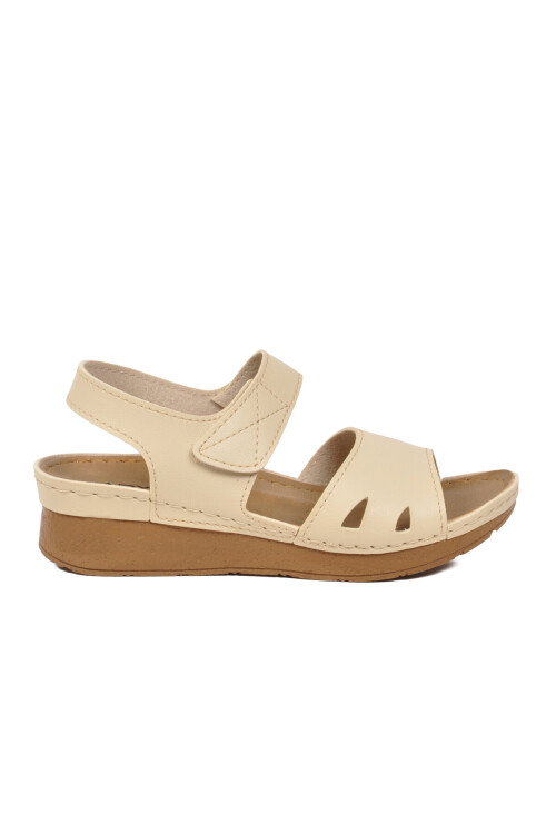 Bej Hafif Cırtlı Anatomik Kadın Sandalet 101-990 Z