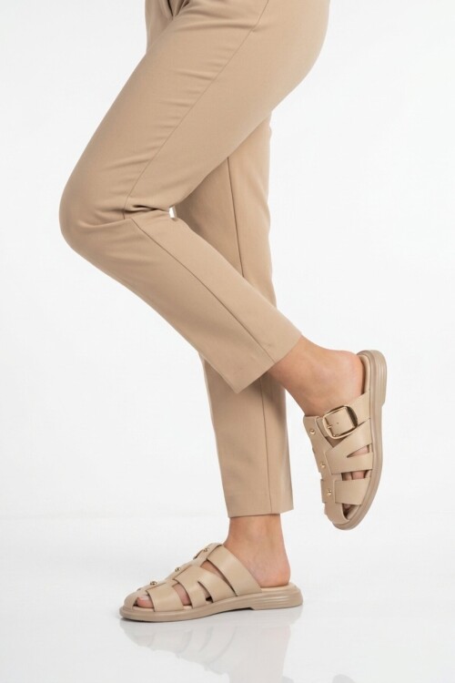 Bej Yumuşak Tabanlı Önü Kapalı Kadın Terlik 322224 Z