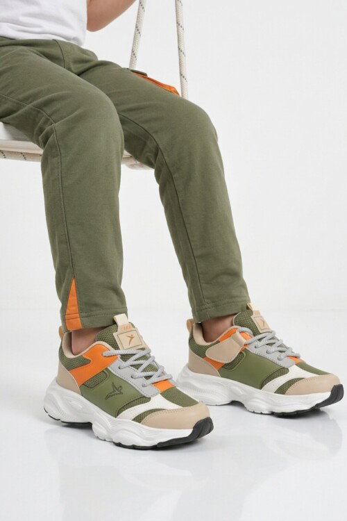 Haki Fileli Hafif Hava Alabilen Erkek Çocuk Spor Ayakkabı Birian F