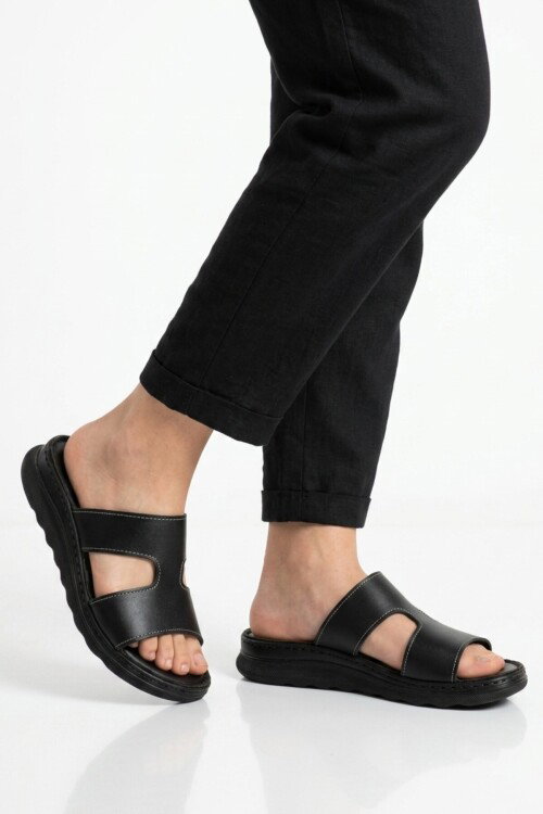 Siyah Hafif Yumuşak Tabanlı Kadın Terlik 673644 Z