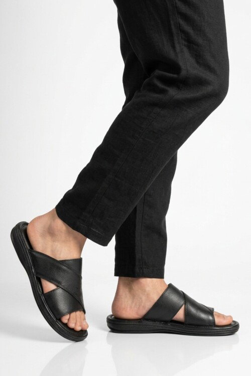 Siyah Hakiki Deri Yumuşak Taban Erkek Terlik 8523 M